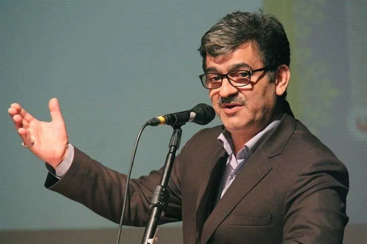 ادبیات پایداری دچار انبوه سازی نشود / دفاع مقدس؛ هویت ادبیات پایداری