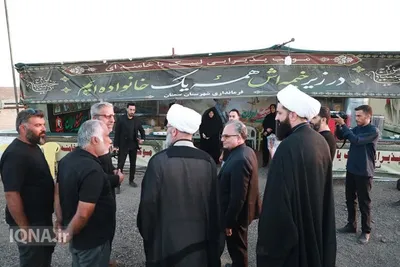 بازدید نماینده رهبر معظم انقلاب در استان سمنان از مواکب خدمت‌رسان به عزاداران شرکت کننده در مراسم تشییع رهبر شهید انقلاب 