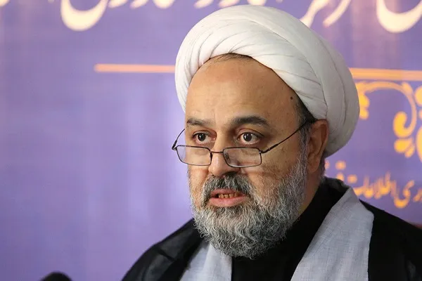 تعامل با غیر مسلمانان با حفظ استقلال و منافع ملی اشکالی ندارد