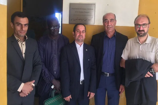 Tawagar Iran Ta Kai Ziyara A dakin Kayan Rubutu Na Tarihi A Dakar