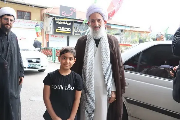 نماز ظهر عاشورا در امامزاده یحیی(ع) ساری