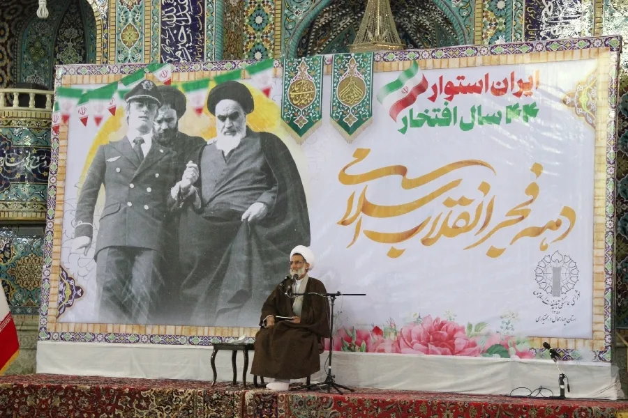 آشنایی نسل جوان با شخصیت امام خمینی(ره) ضروری است