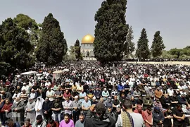 اقامه نماز جماعت ملل مسلمان در ماه رمضان 