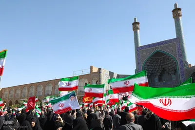 اجتماع مردم اصفهان در بیعت با رهبر منتخب خبرگان