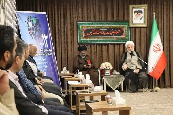 مسئولان از برگزاری جلسات بی‌فایده و تکراری دوری کنند