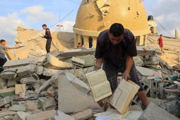 Sinalakay ng Militar ng Israel ang Dalawang Moske, Istasyon ng Radyo ng Qur’an sa Gaza