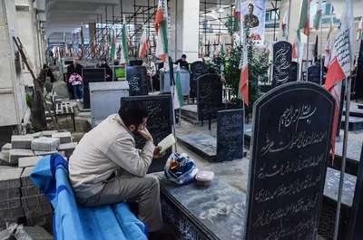 مراسم دعای عرفه در گلزارشهدای وادی رحمت تبریز