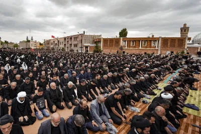 نماز ظهر عاشورا در اردبیل اقامه شد

