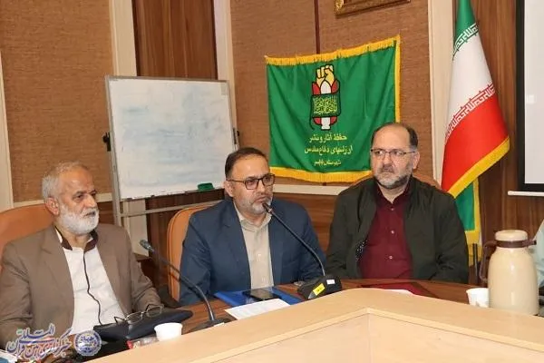 نشست مشترک رئیس دانشگاه مازندران با اعضای دفتر حفظ آثار و نشر ارزش‌های دفاع مقدس شهرستان بابلس