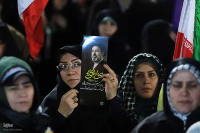 نمایش پهپاد شاهد ۱۳۶ در اجتماع شبانه تبریزی‌ها