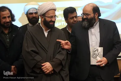 آیین رونمایی ازکتاب رمان روح الله و کتاب صوتی تفسیر آفتاب