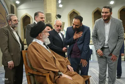 دیدار جمعی از شاعران و اهالی فرهنگ و ادب فارسی با ر هبر معظم انقلاب