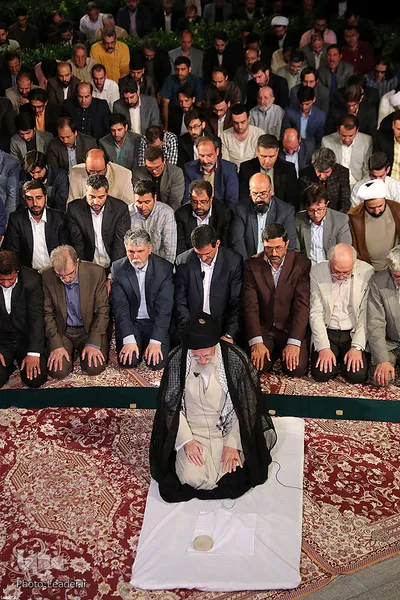 دیدار جمعی از شاعران و اهالی فرهنگ و ادب با رهبر انقلاب