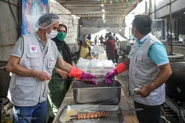 هم‌نمکی ده هزار نفره در عید غدیر