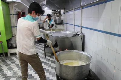 پخت و توزیع حلیم در ماه رمضان