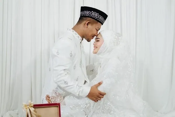 Muay Thai Champion Jitmuangnon Converts to Islam