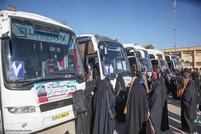 مراسم بدرقه 300 دانش‌آموز دختر در سفر به مناطق عملیاتی جنوب