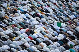 نماز عید فطر در بین‌الحرمین کربلای معلی