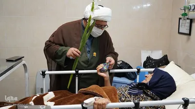 پرچم سبز آستان رضوی بر بالین مصدومان سانحه طبس
