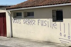 France : graffitis islamophobes sur une mosquée à Cholet