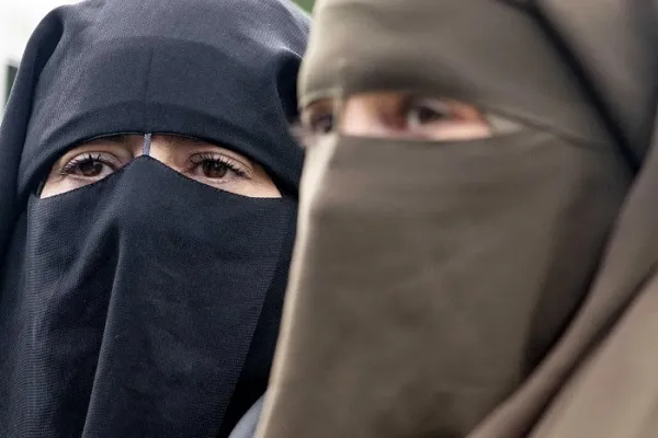 پوشیدن نقاب در اماکن عمومی قرقیزستان ممنوع شد