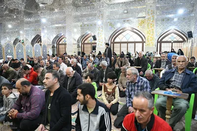 محفل انس با قرآن کریم در حرم سید علاءالدین حسین(ع)