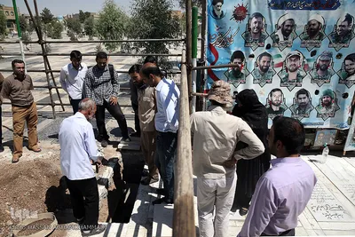 مراسم تدفین پیکر پاک مجاهد جانباز شهید حجت الاسلام سید «مهدی تقوی» از شهدای حادثه تروریستی مجلس در گلزار شهدای قم
