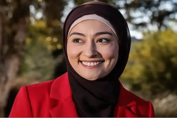 Hicablı əfqanlı pənahəndə olmuş qız Avstraliya Senatı olub