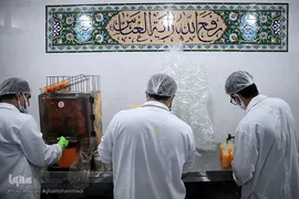جهاد آبمیوه گیری موکب «المهدی» هیأت رزمندگان اسلام شمیرانات برای یاری کادر درمانی و شفای عاجل بیماران کرونایی