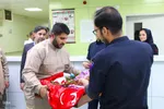 تجلیل از پرستاران بیمارستان امام حسین(ع) توسط گروه فرهنگی و جهادی خادم‌الشهداء‎
