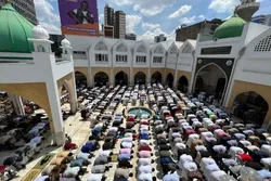 Ang Moske ng Nairobi ay Nagpunong-abala ng Malaking Bilang ng mga Mananamba sa Unang Biyernes ng Ramadan