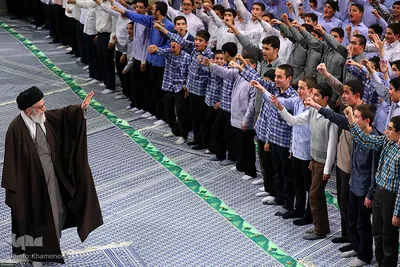 مراسم جشن تکلیف دانش‌آموزان با حضور رهبر انقلاب