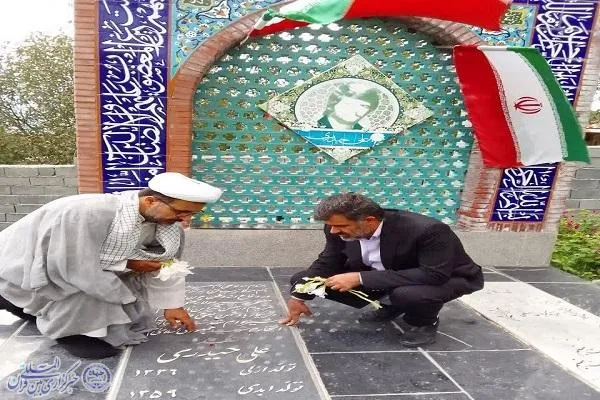 غبار روبی و گل افشانی گلزار شهدای شهرستان سوادکوه