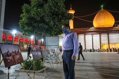 برپایی نمایشگاه عکس به مناسبت هفته دفاع مقدس در حرم مطهر شاهچراغ(ع)