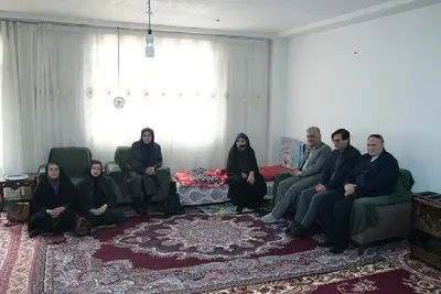 تجلیل جهاددانشگاهی اردبیل از مادر شهید «علی منتظر نظام»