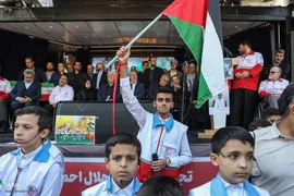 تجمع امدادگران و کادر درمان در میدان فلسطین