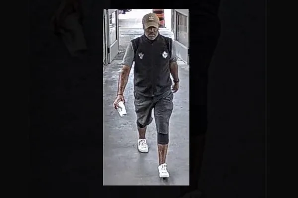 Toronto Police Hunt for Suspect in Anti-Muslim Assault on Subway