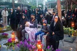 آغاز سال نو در کنار شهدا و درگذشتکان