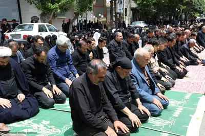 اقامه نماز ظهر عاشورا در اهر