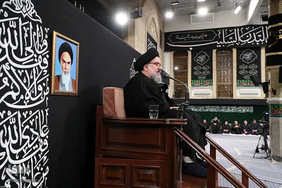 آخرین شب مراسم عزاداری حضرت اباعبدالله الحسین(ع) در حسینیه امام خمینی(ره)