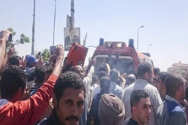 حريق هائل بمحيط مسجد الإمام الحسين(ع) في مصر
