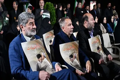 یادبود خادمان ملت در پرواز اردیبهشت