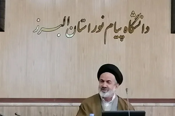پیوند علم و دین از وظایف اساتید در دانشگاه‌های ایران است