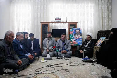 دیدار با خانواده شهید حجت‌الاسلام سیدمهدی تقوی
