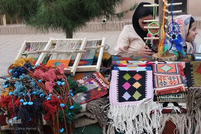 نمایشگاه صنایع دستی در باغ اکبریه بیرجند