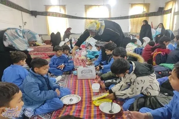 آیین شهادت حضرت زهرا(س)  در مدرسه تربیت روستای قلعه پایان شهرستان گلوگاه