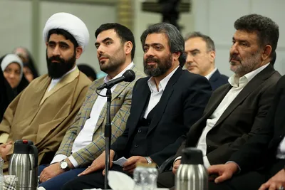 دیدار جمعی از شاعران و اهالی فرهنگ و ادب فارسی با ر هبر معظم انقلاب