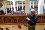 نماز ظهر عاشورا در شبستان امام خمینی(ره)‎ حرم شاهچراغ(ع)