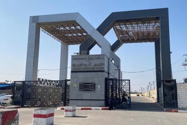 Kahire: Refah Sınır Kapısı açık, İsrail yardımların girişine engel oluyor