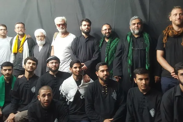 کاروان اربعین بالکان؛ مهمان عراقی‌ها/ مسلمان‌شدن کشیش مسیحی در حرم علوی+عکس